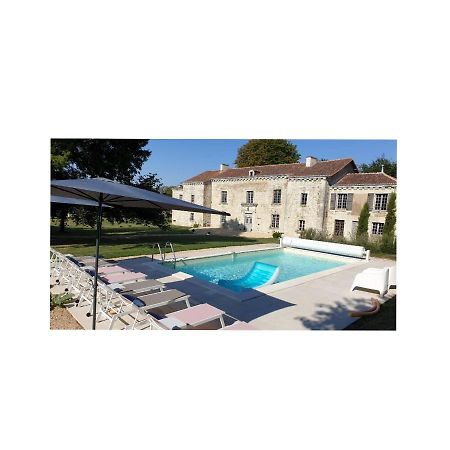 Domaine De Bourgville Monts-sur-Guesnes Екстериор снимка