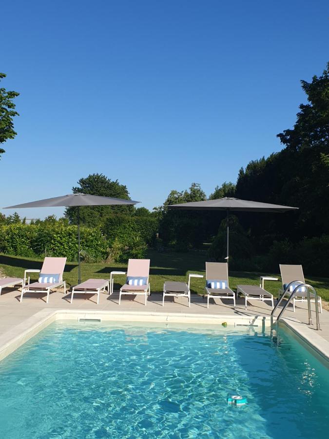 Domaine De Bourgville Monts-sur-Guesnes Екстериор снимка